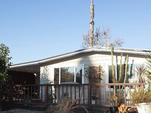 2nd image of 453 Los Encinos St #453