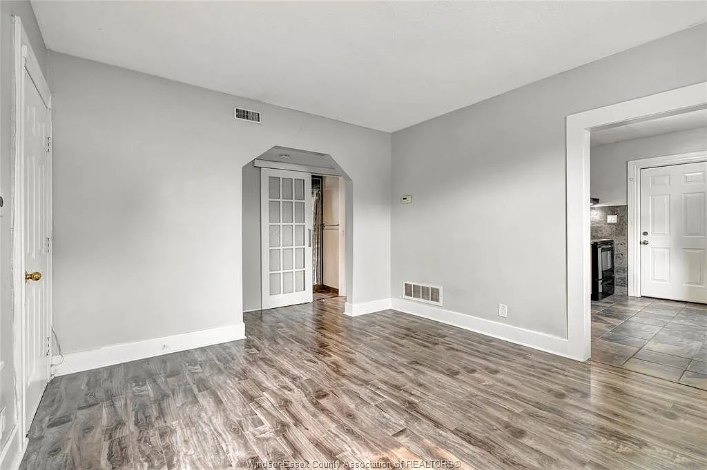 2 bed, $1,600 — Photo 3