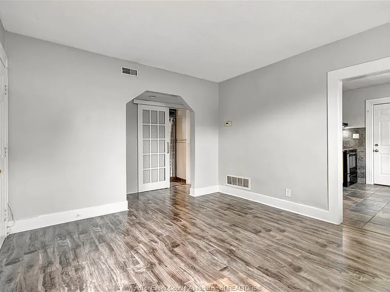 844 Ellrose Ave #UPPER — Photo 3