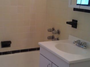 8724 115th St APT 4G, Richmond Hill, NY 11418