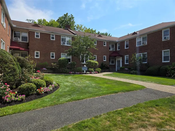 11 Bryant Crescent #2I, White Plains, NY 10605