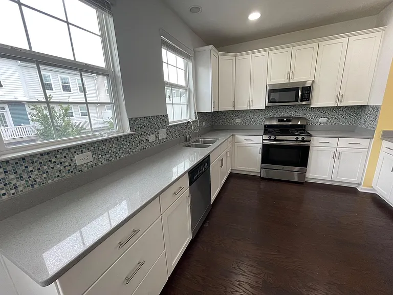 1676 Avalene Way — Photo 6