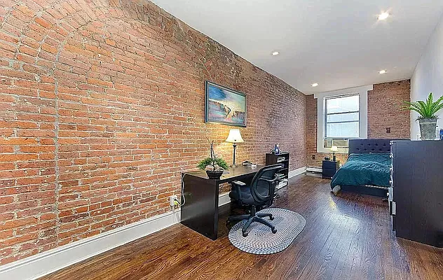 Rented by Douglas Elliman | media 23