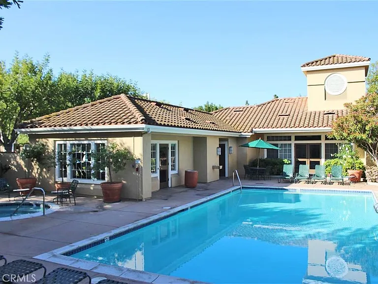 135 Gallery Way — Photo 31