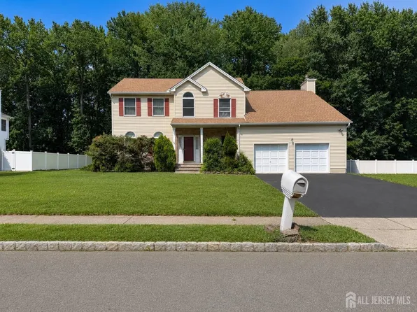 26 Plains Gap Rd, North Brunswick, NJ 08902