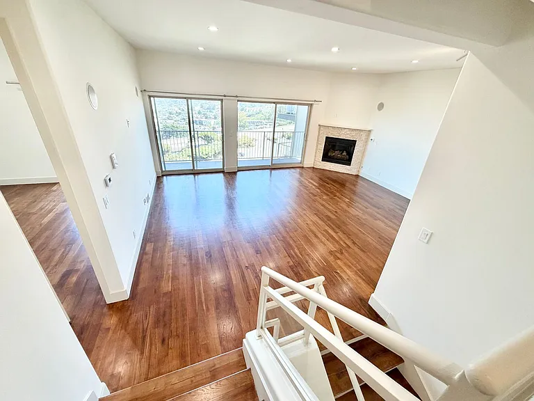 635 Burnett — Photo 7