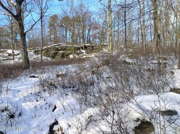 Wss130 Peace Pipe Dr, Hazleton, PA 18202