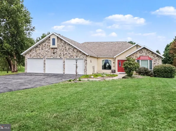 837 York Rd, Carlisle, PA 17015