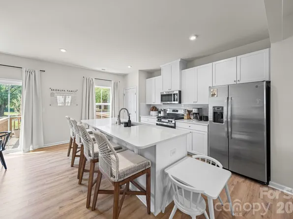 2534 Grantham Place Dr, Fort Mill, SC 29715