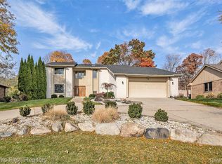 6212 Timberwood N, West Bloomfield, MI 48322