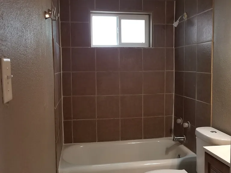 1802 W Gramercy Pl — Photo 15