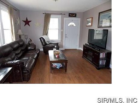 4th image of 104 S Delmar Ave