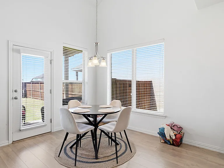 5613 Breezy Dr — Photo 18