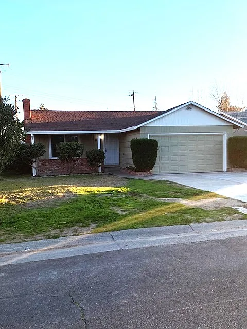 2076 Janice Ave photo 1