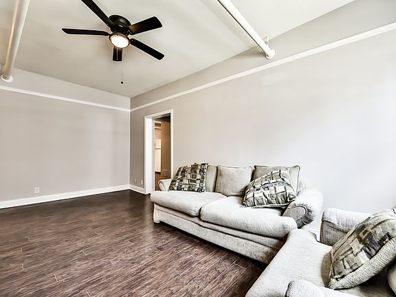 4th image of 5508 N Kenmore Ave APT G