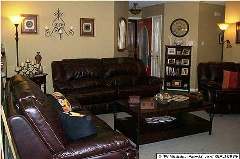 3rd image of 4246 Rosebury Ln