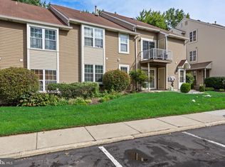 807A Sedgefield Dr, Mount Laurel, NJ 08054