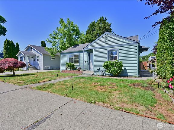 2nd image of 421 Wells Avenue N