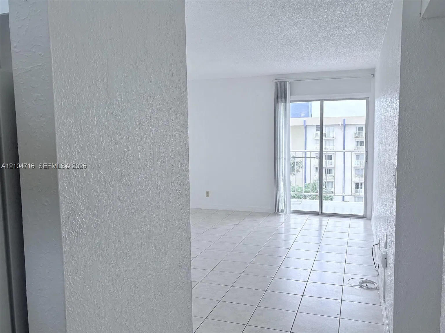 Yolanda Villas Condo — Photo 2
