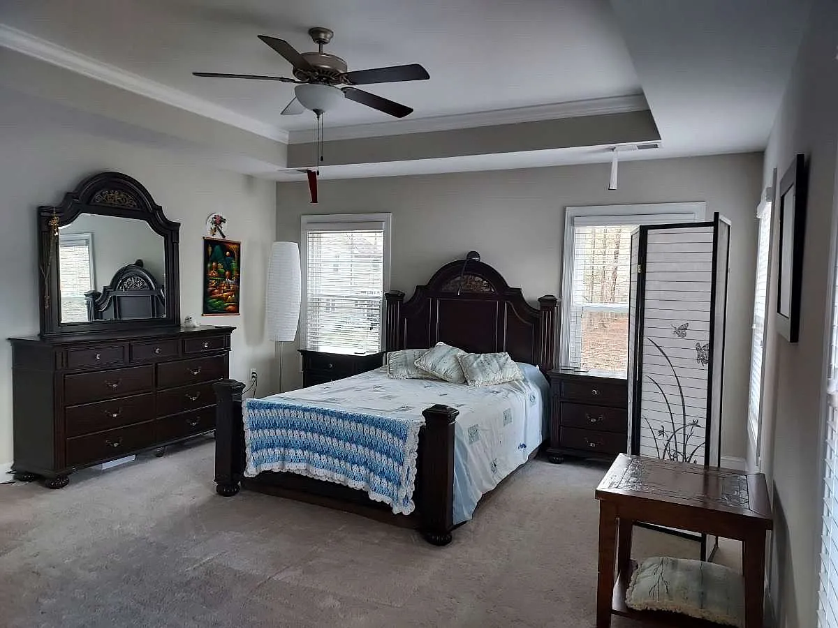 1 bed, 2368 sqft, $1,100 — Photo 3
