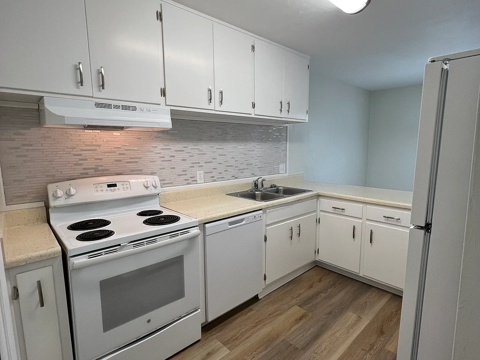 2 bed, 882 sqft, $1,250 — Photo 3
