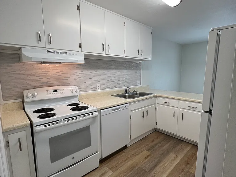 2665 N Point Ct #C — Photo 3