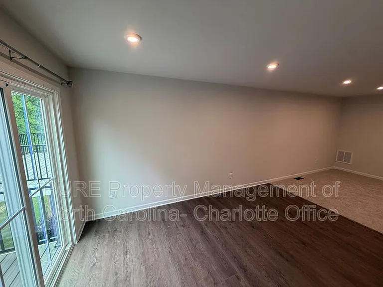 5945 Granbury Dr — Photo 12