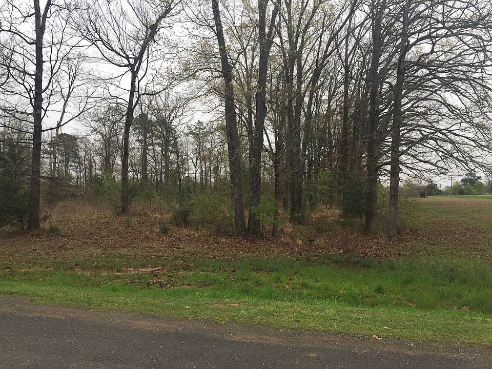 2nd image of 2 Oak Haven Dr
