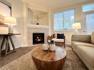 Colina Square, Sammamish, WA 98075