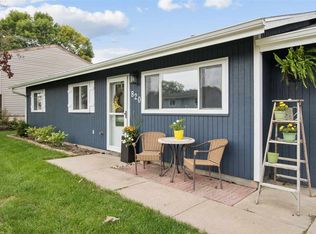 820 Prairie Ridge Rd, North Liberty, IA 52317