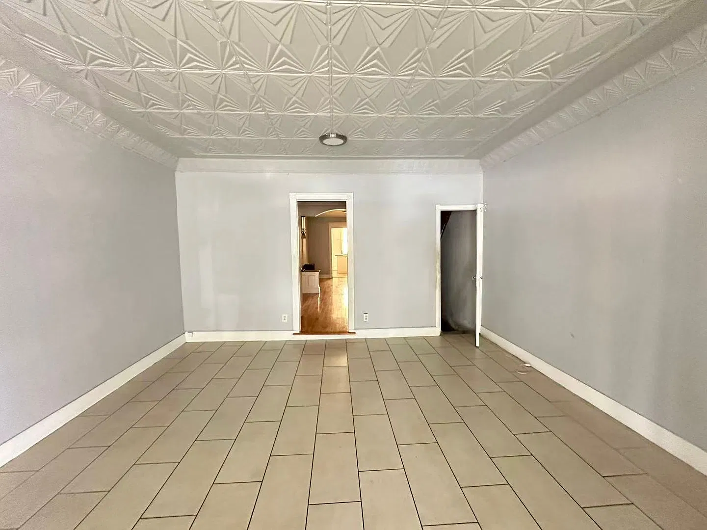 3B1.5B house in Wharton area South Philly Available NOW — Photo 3