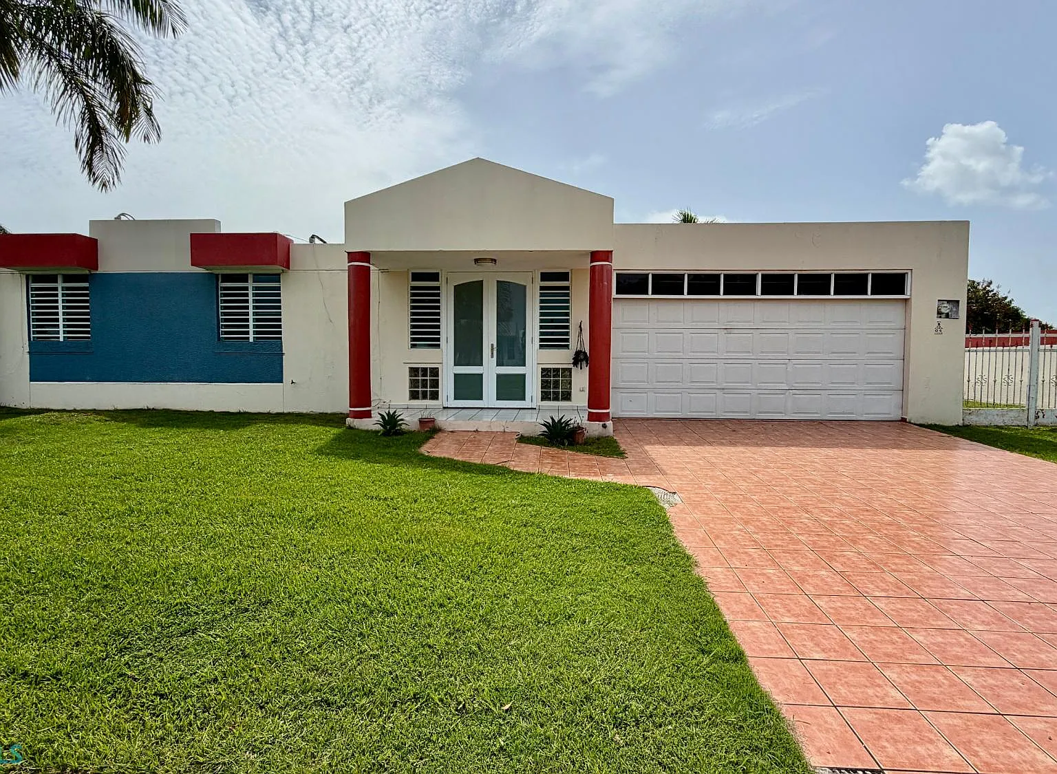 3 bed, 2.0 bath, 1800 sqft, $1,800 — Photo 1