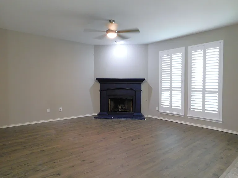 2401 Windhaven Dr — Photo 14