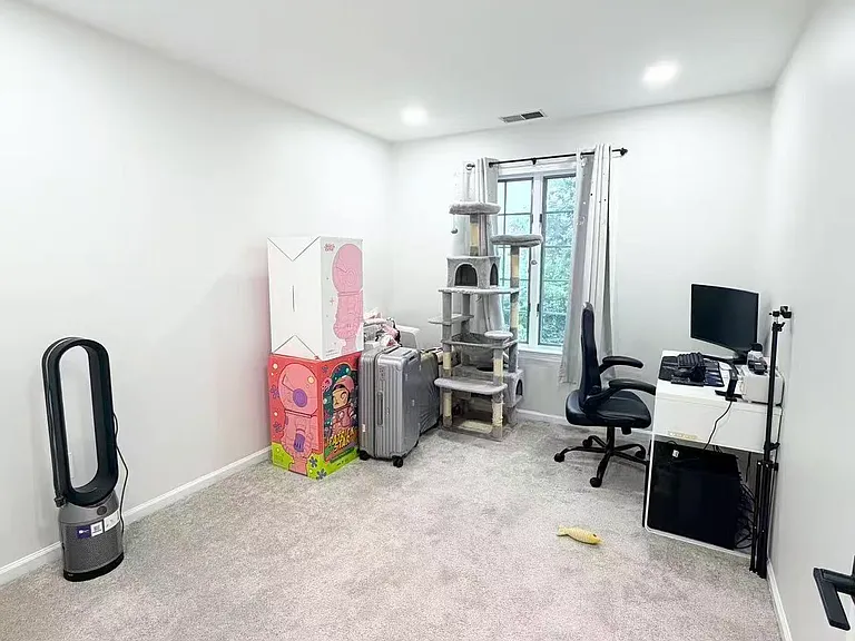 40 Oak Park Dr #2 — Photo 7