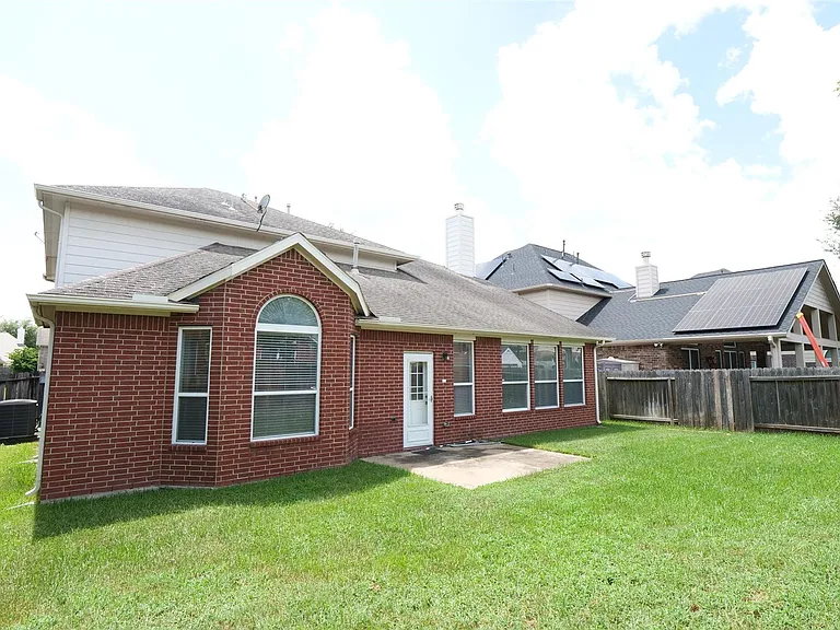 6119 Lakenshire Falls Ln — Photo 33