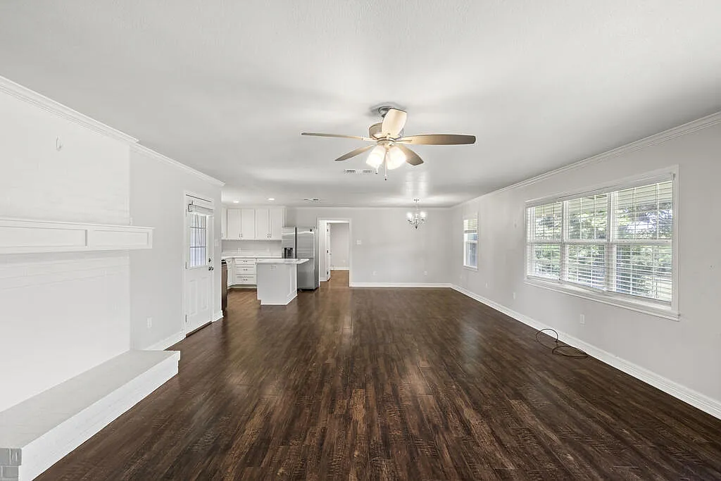 2 bed, 2.0 bath, 1100 sqft, $1,350 — Photo 3