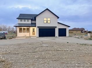 411 Riverview Rd, Saint Anthony, ID 83445