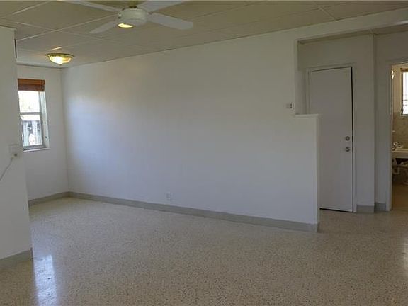 3rd image of 836 NE 15th Ave