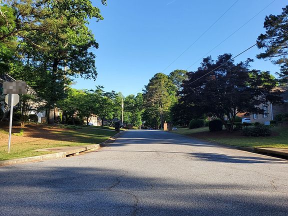 4th image of 915 Newcastle Dr