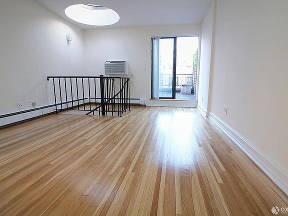 5th image of 365 W 52nd St APT 5K