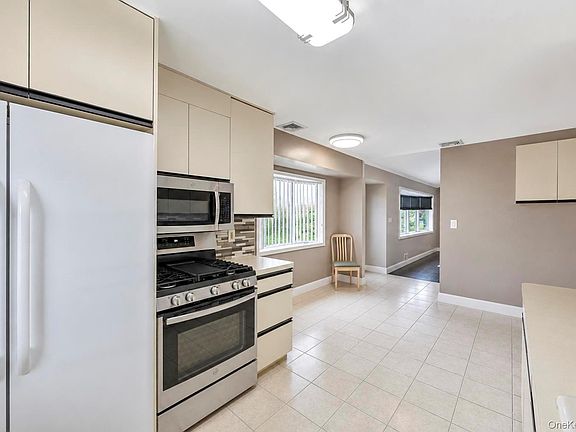 4th image of 62 Wellesley Lane