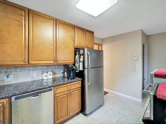 5th image of 97-101 Belmohr St
