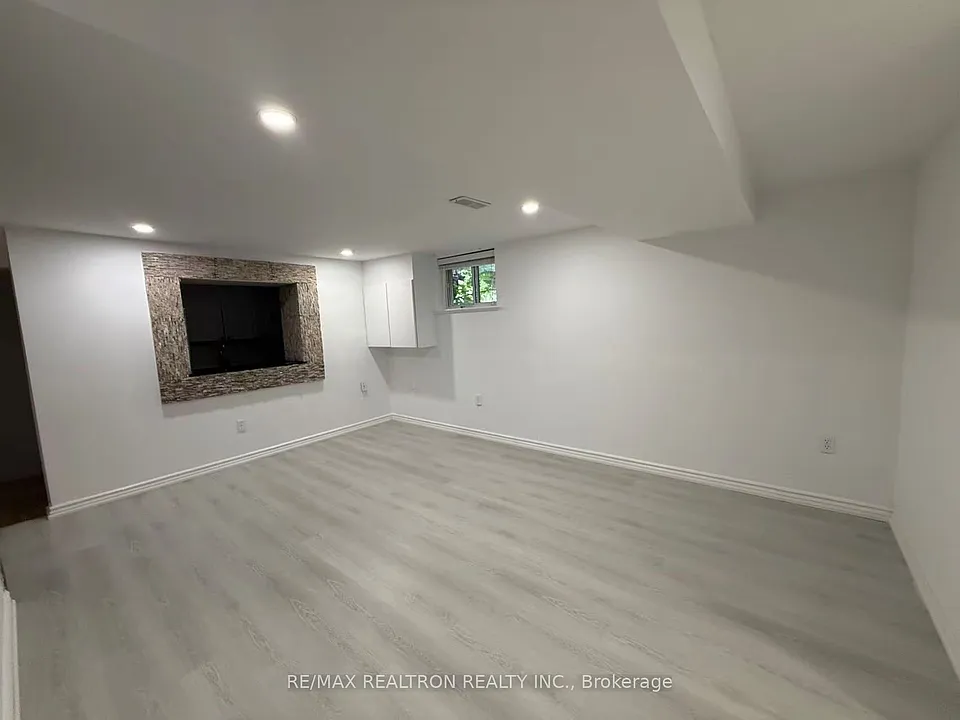 223 Pleasant Ave #BASEMENT