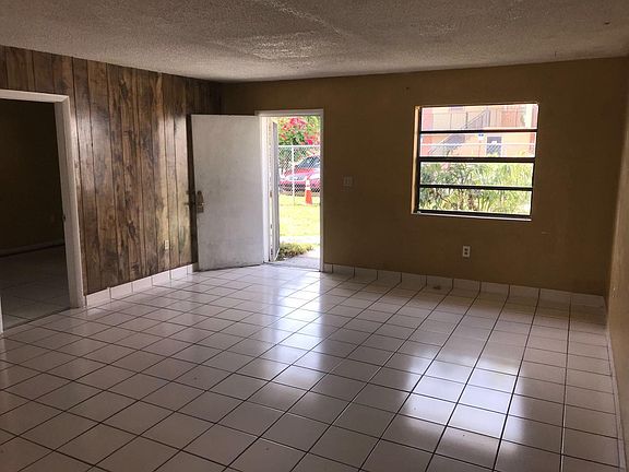 2nd image of 13903 NE 3rd Ct #A-2