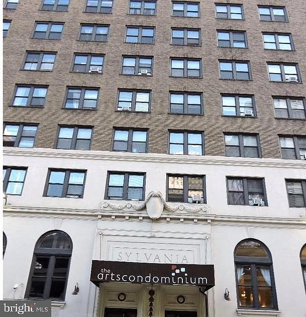 1st image of 1324 Locust St APT 1101
