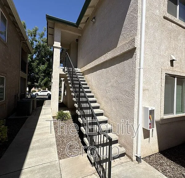 2918 N Terrace St — Photo 1