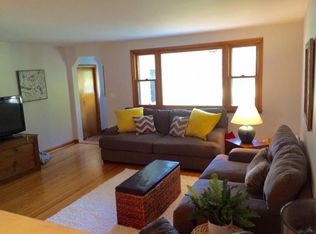 5062 Oakwood Dr, North Tonawanda, NY 14120
