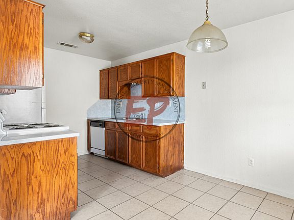 5th image of 2324 Breezy Dr #1