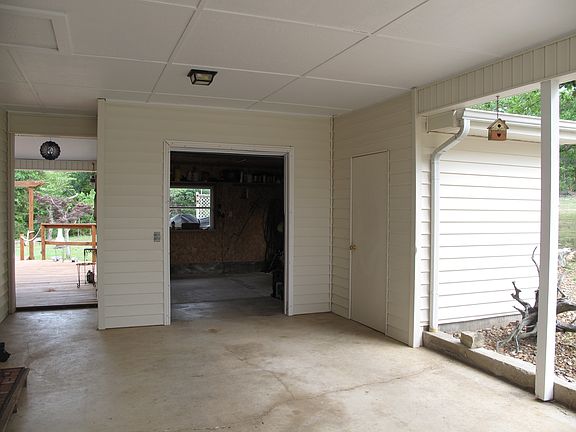2nd image of 8 Pine Ln