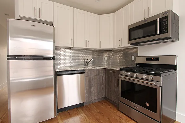 Rented by Compass | media 27